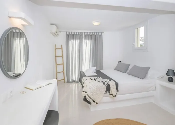 Semesterbostad Magginas Páros